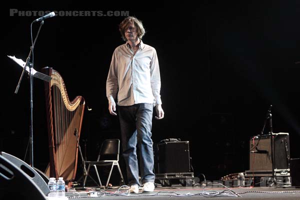 THURSTON MOORE - 2011-05-28 - PARIS - Espace Charlie Parker - Grande Halle - 